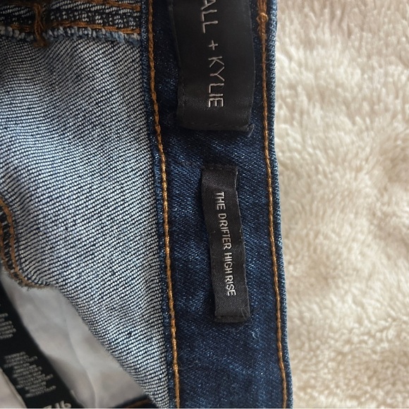 EUC Like new Kendall & Kylie Dark Blue “Drifter” Jean Shorts size 9 juniors/29” - Picture 5 of 10
